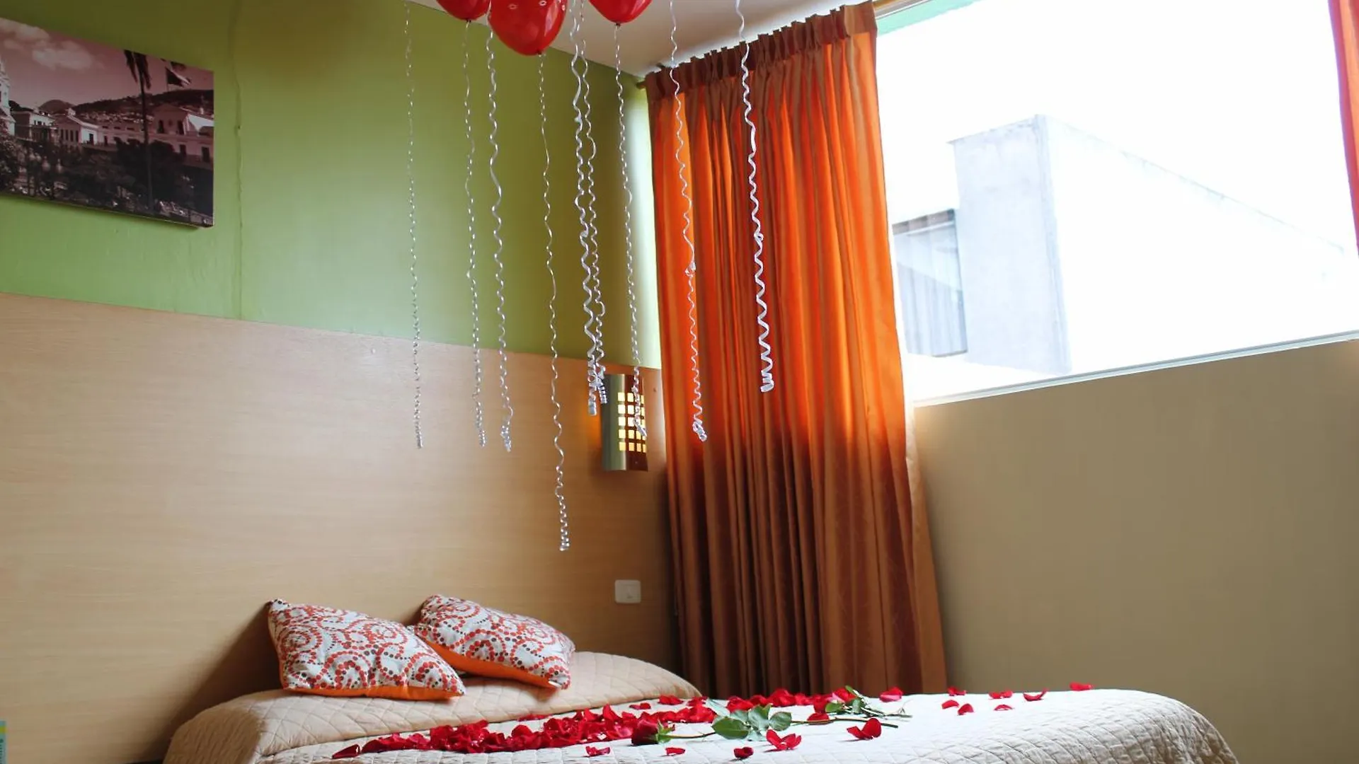 Hostel Hostal Terra 1 - Andalucia Quito Ecuador